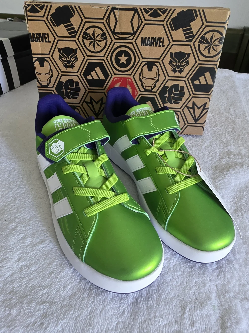 NWT Adidas x Marvel Grand Court Hulk Avengers Kids Sneakers Size 5Y